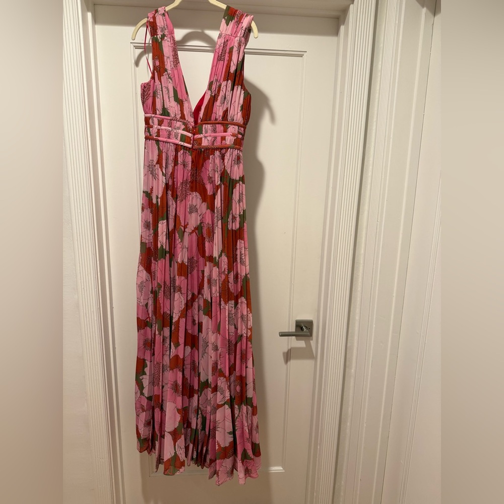 AMUR Deep V Pleated Gown - Picture 6 of 8